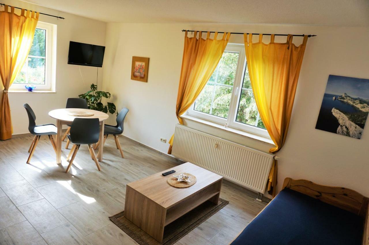Pension Am Deich Kröslin Exteriör bild